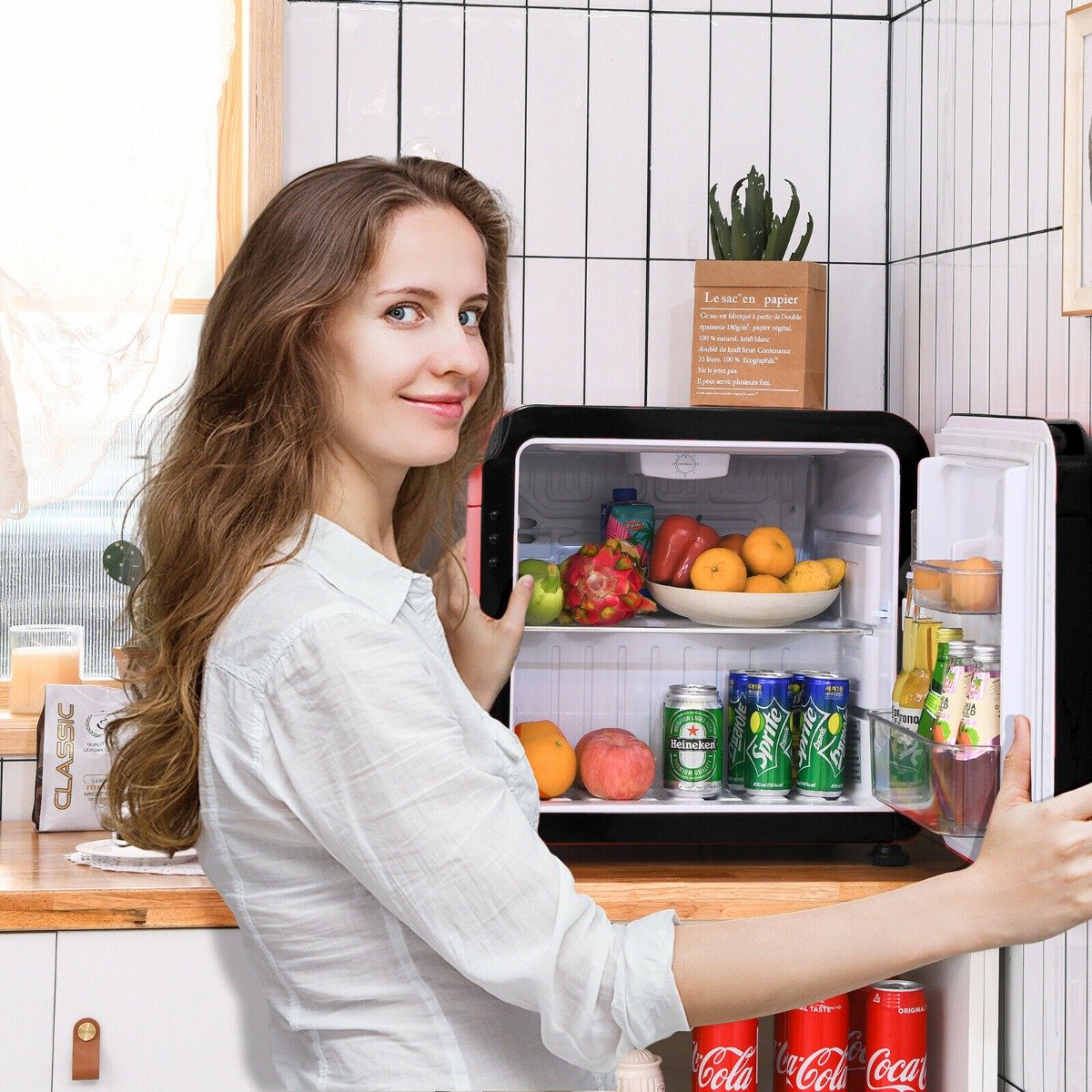 0~10â„ƒ Compact Refrigerator with Reversible Door for Dorm Apartment-Black