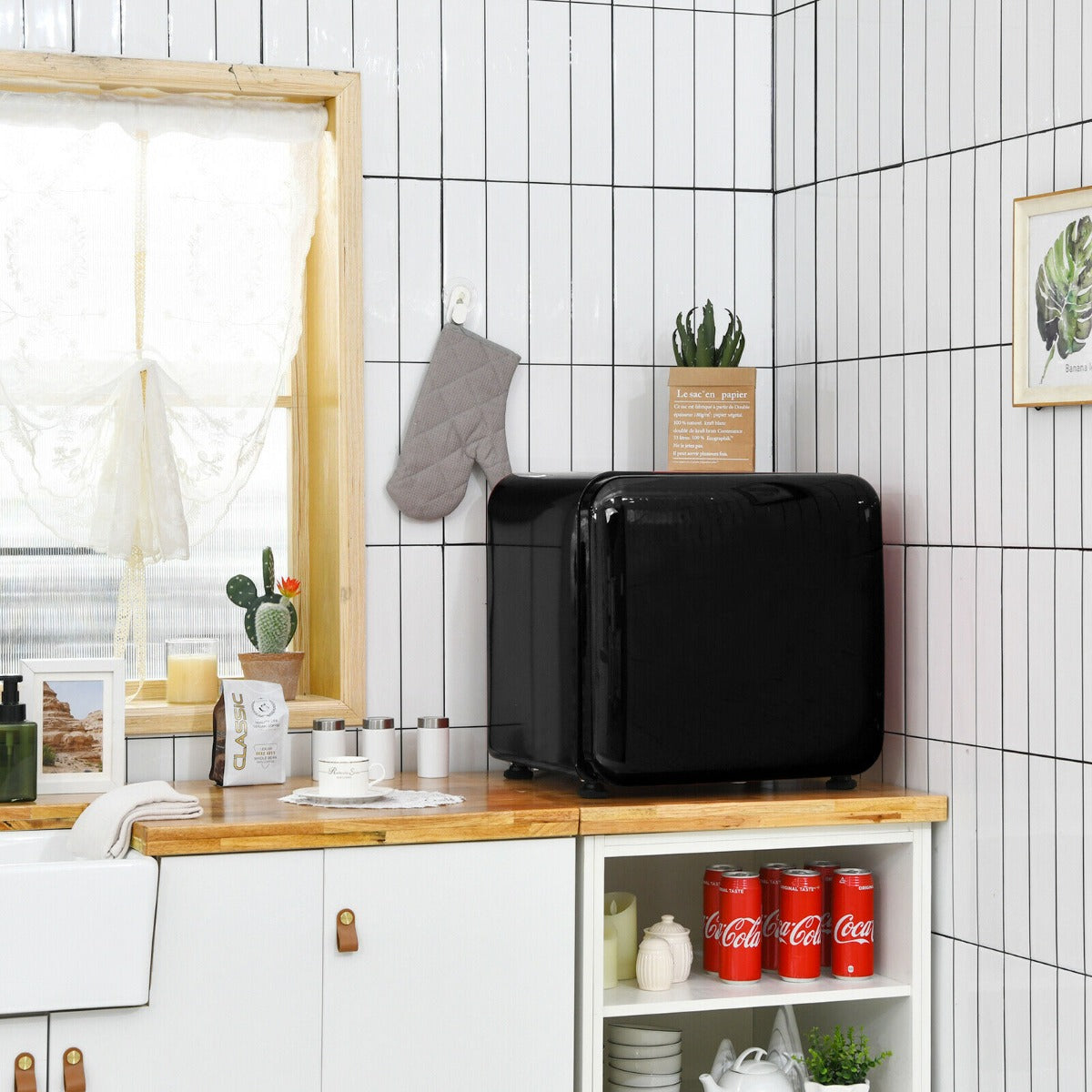 0~10â„ƒ Compact Refrigerator with Reversible Door for Dorm Apartment-Black